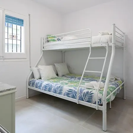 Blue 4 Bedrooms Terrace *